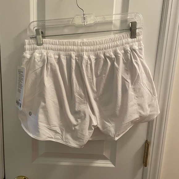 LULULEMON HOTTY HOTS LR 4 IN NWT - Picture 6 of 7